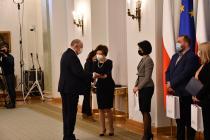 Leszek Lewoc – Dyrektor Miejskiego Ośrodka Pomocy Rodzinie w Suwałkach  nagrodzony w Pałacu Prezydenckim.